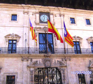 Auf dem Weg vom Bus-Bahnhof zur Kathedrale La Seu