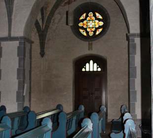 Radfenster über dem Eingang