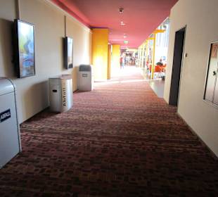 Gang zu den Kinosaale