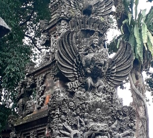 Puri Saren Agung