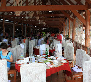 Massenverpflegung der Touristen auf Koh Panyi