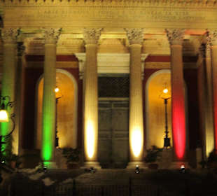Teatro Massimo beleuchtet