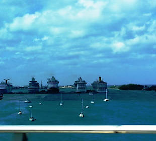 Kreuzfahrtschiffe im Hafen