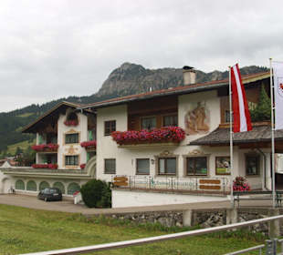 Mit der Bimmelbahn vorbei an diesem Haus