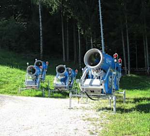 Die Schneekanonen werden Winterfertig gemacht