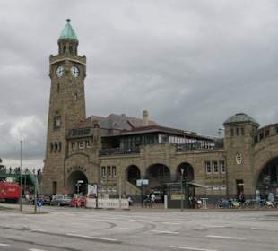 Pegelstandsturm an den Landungsbrücken