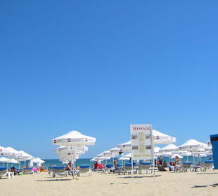 Sonnenstrand mit traumhaftem Wetter