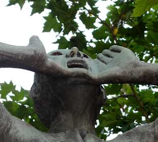 Die Skulptur "Der Rufer" am Weserufer