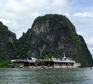 Bootstation zum Umsteigen in Kanus/Schlauchboote