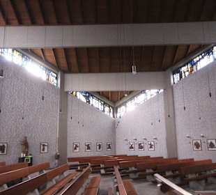 Blick in das Kirchenschiff
