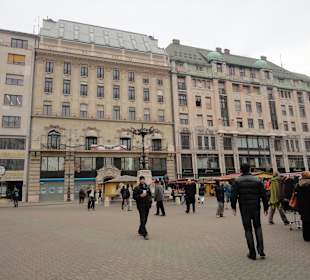 Vörösmarty Square