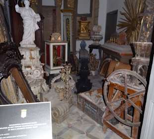 Ins Wignacourtmuseum im Anschluß der Katakomben