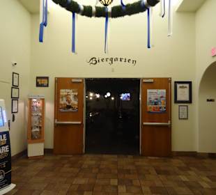 Durchgang Biergarten, künstlicher Himmel