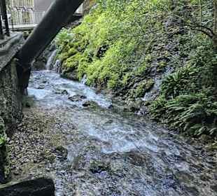 Grotta Cascata Varone