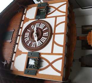 Weltgrößte Kuckucksuhr