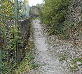 Steiler Pfad bei Beginn