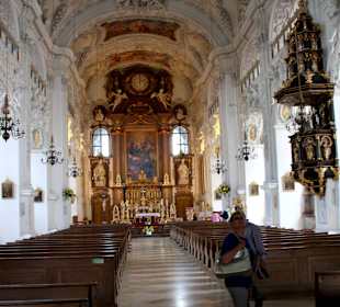 Im Innern viel Stuck