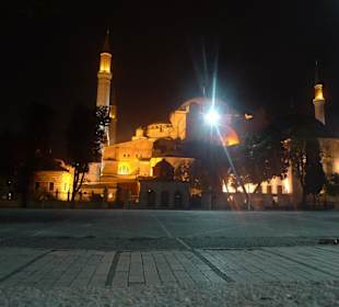 Santa Sofía de noche