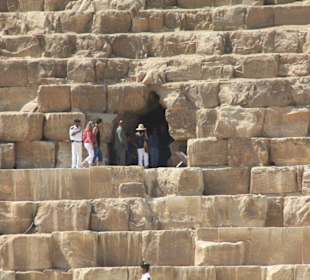 Der Eingang zur Cheopspyramide