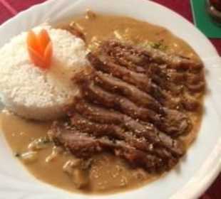 Ente mit Erdnuss