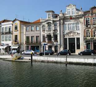 Schöner Häuser am Kanal