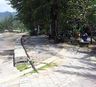 Trauriger Rest der der gut schönen Badebucht nur n