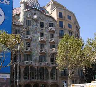 Dom na kościach w barcelonie