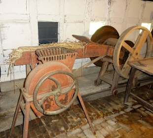 Geräte in der Diele des Moorhofes