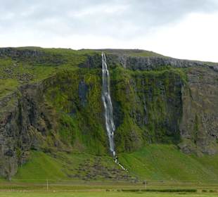 Cascata di Seljalandsfoss 