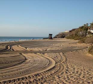 Jeden Morgen intensive Strandreinigung