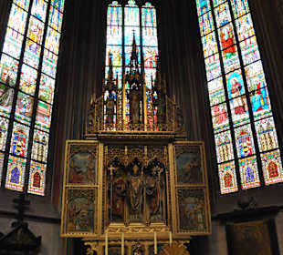 WNETRZE KATEDRY NA HRADCZANACH