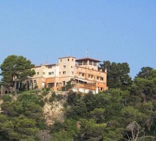 Вилла в зелени