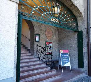 Eingang zum Stieglkeller