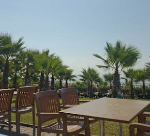 Blick zum Meer an der Strandbar