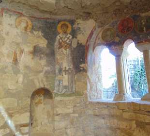 Fresken im innerin der Kirche, an der Wand