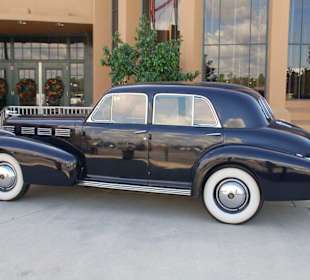 Olditmer vor dem Eingang