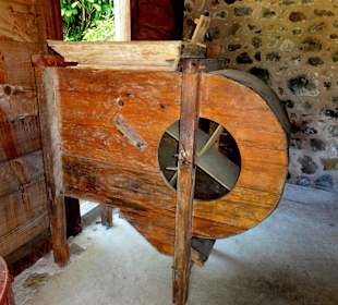 Kaffeeverarbeitung mit historischen Maschinen