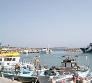 Der kleine Hafen in Agia Napa
