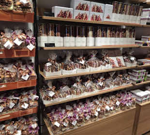 Rundgang durch die Läderach-Filiale in Köln