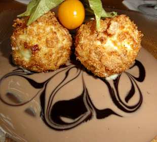 Geröstetes Vanilleeis als Dessert