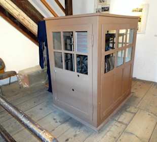 Das alte Uhrwerk im Brückenturm