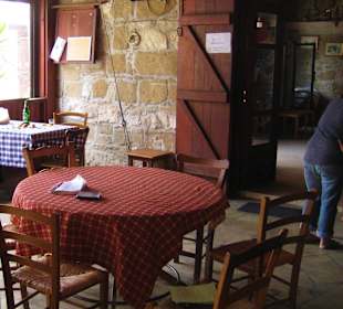 Kouppas Stone Castle / Taverne