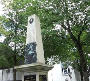Kriegerdenkmal am Kirchplatz