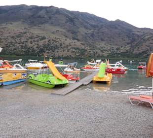 Kournas See Souvenvirshops