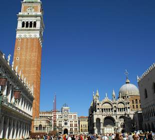 Campanile - Impression links Campanile rechts Dom