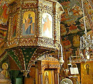 In der Kirche von Lindos