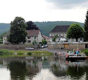 Die Fähre auf dem Weg nach Hemeln