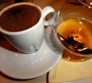 Mokka und Metaxa als Abschluß