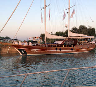 Strand Side - Titreyengöl