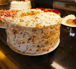 Solch hohe Torten sind schon eine Wucht